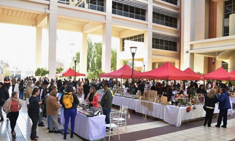 Dos días de feria para elegir los regalos del Día de la Madre
