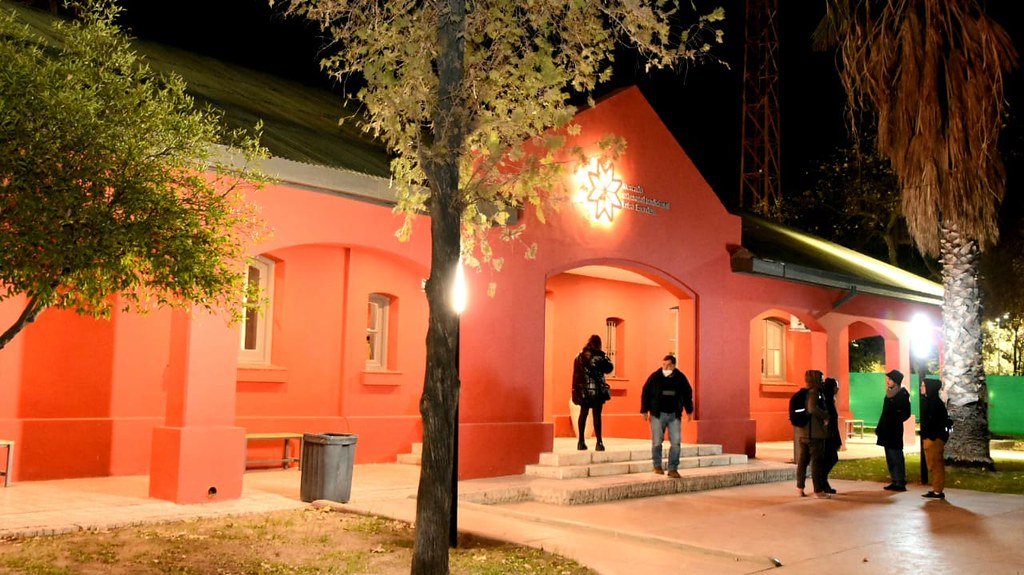 El Mercado Artesanal invita a aprender nuevos oficios